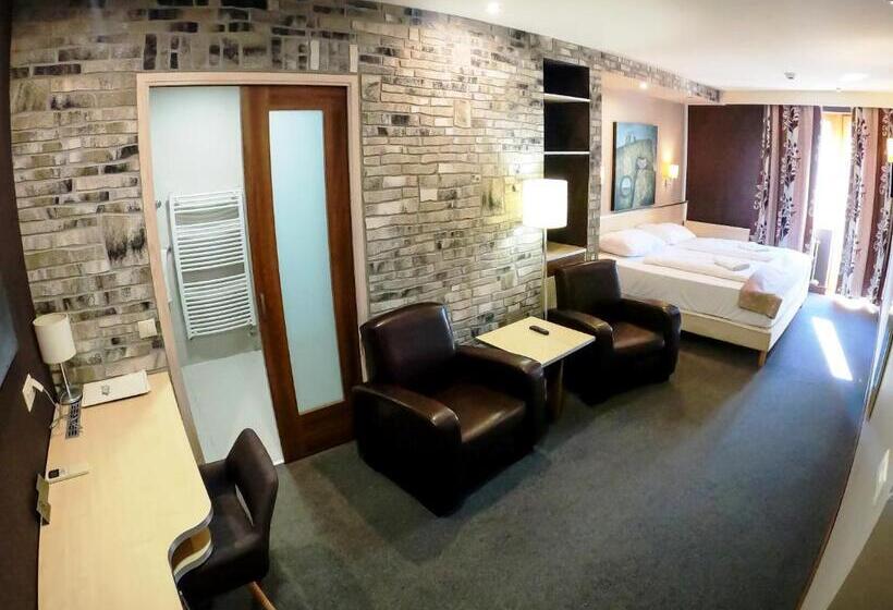 Номер Deluxe, Vineyard Inn   Szőlőskert