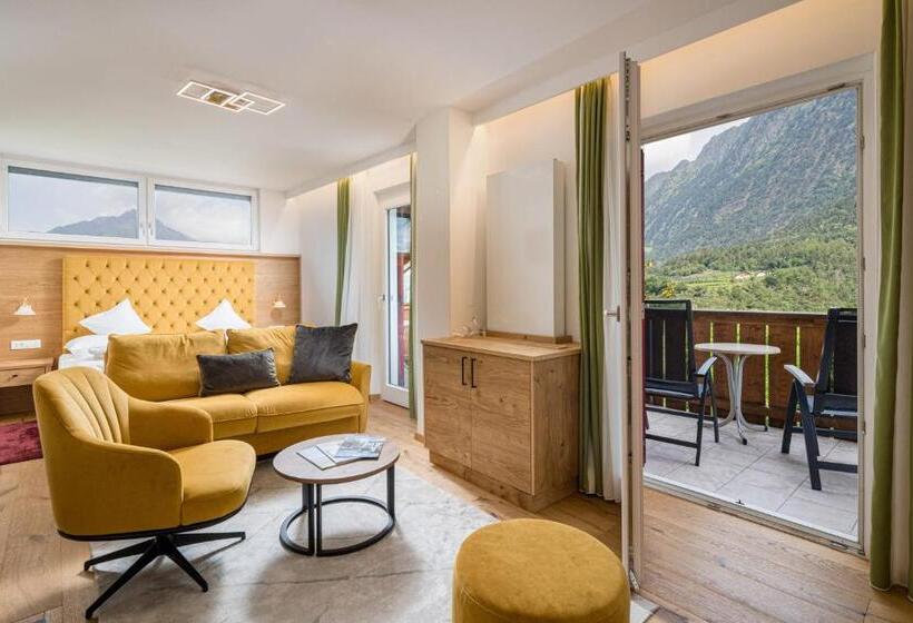 Полулюкс, Ruster Resort