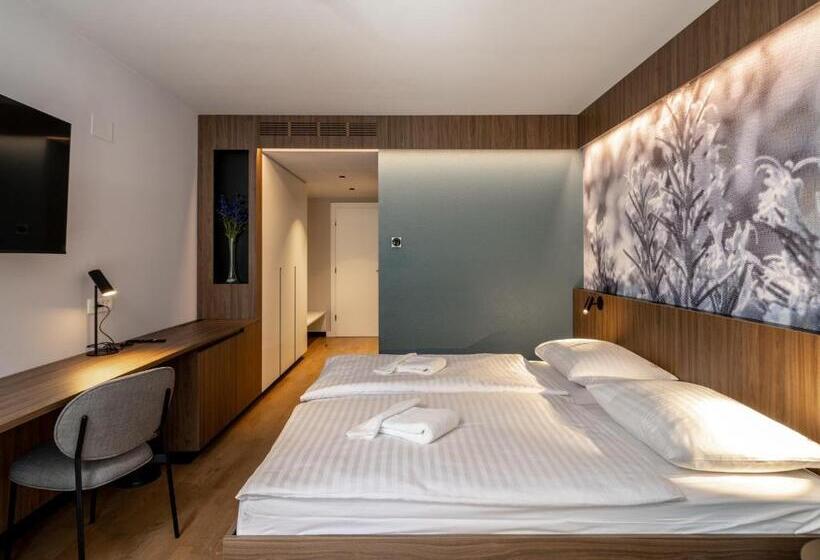 اتاق لوکس با چشم‌انداز دریا, Villa Rosetta