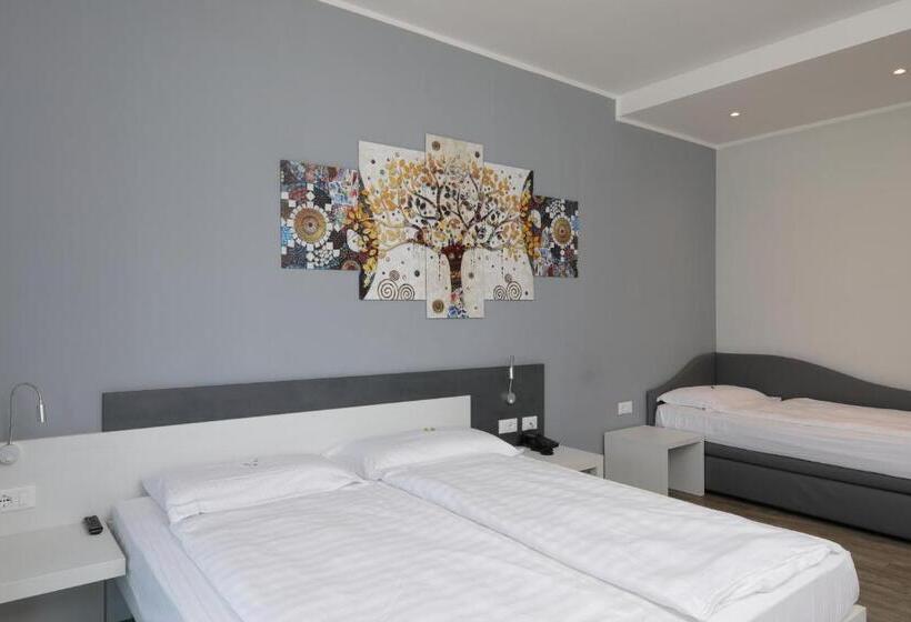 Семейный Номер, Eco Hotel Benacus
