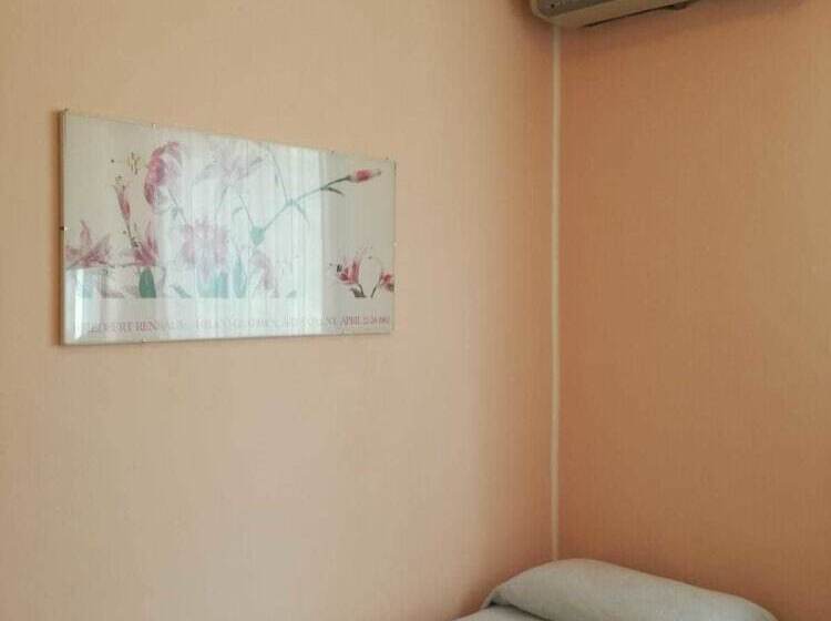 Quarto Estandar Individual Banheiro Compartilhado, Alla Fiera