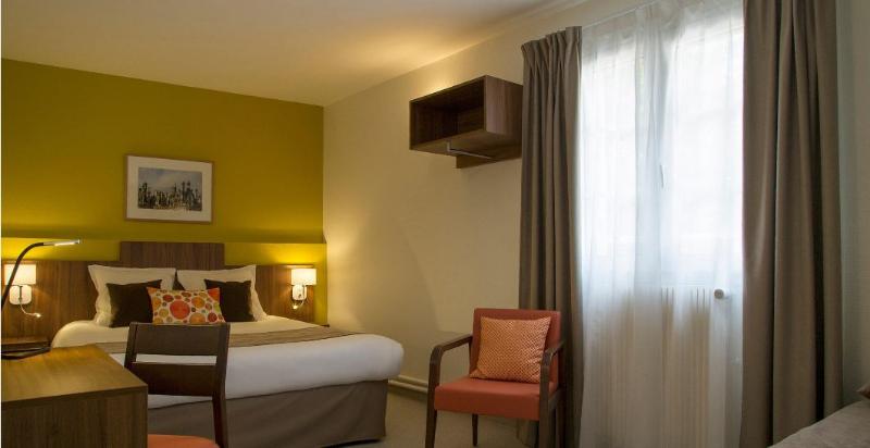 Трехместный Номер Комфорт, Logis Hôtel Restaurant Chaptal, Amboise