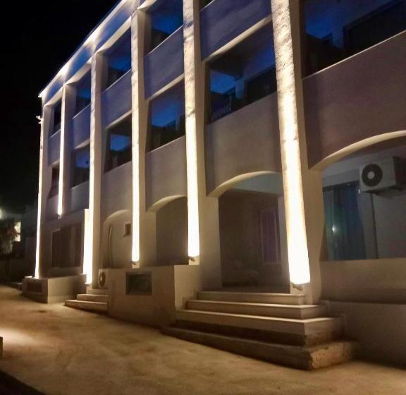 اتاق لوکس با بالکن, Pals Studios Pefkos