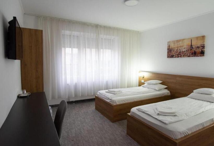 스탠다드 룸, Carnival City Hotel Oradea