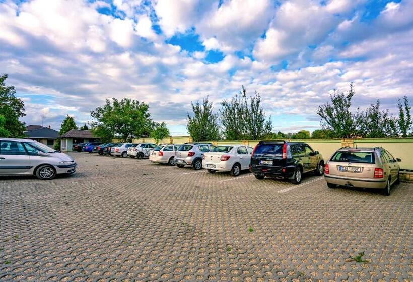 Habitación Triple Estándar, Penzión Quatro Ii 250m Od Kúpaliska
