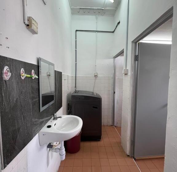 Номер Стандарт Индивидуальный Совместная Ванная, Jiaxin Dormitory   Puteri Wangsa 家馨旅舍
