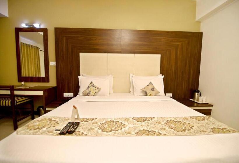 Quarto Superior, Ashish Palace