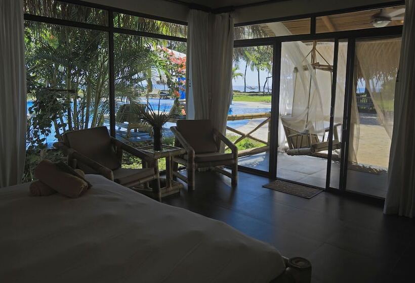 Quarto Deluxe, Clandestino Beach