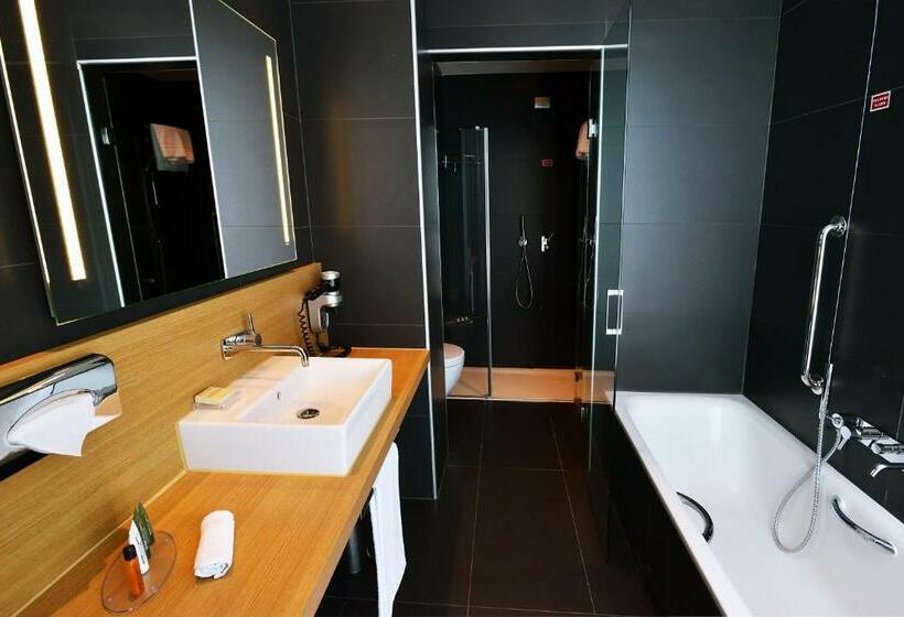주니어 스위트 킹사이즈 침대, Hilton Garden Inn Milan North