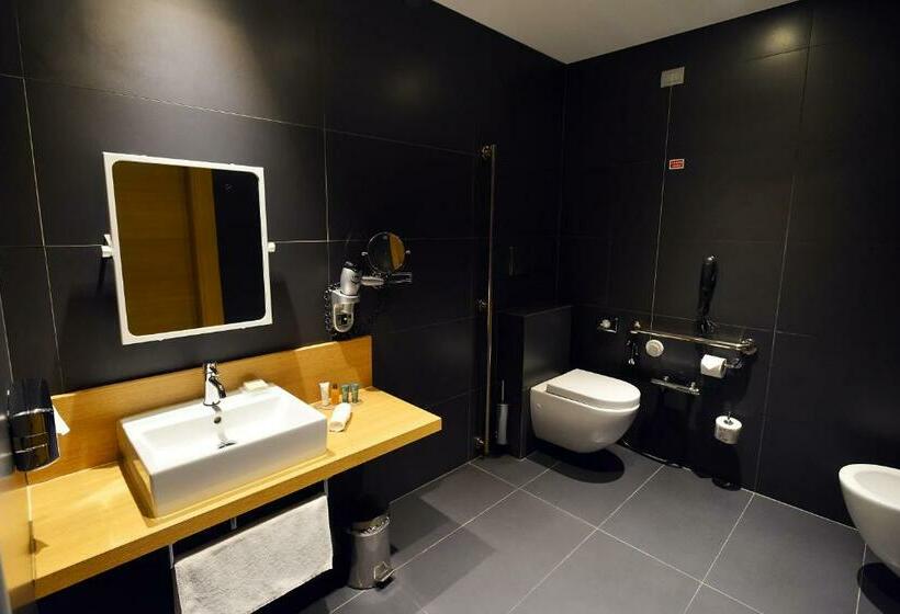 장애인을 위한 킹사이즈 침대 스탠다드 룸, Hilton Garden Inn Milan North