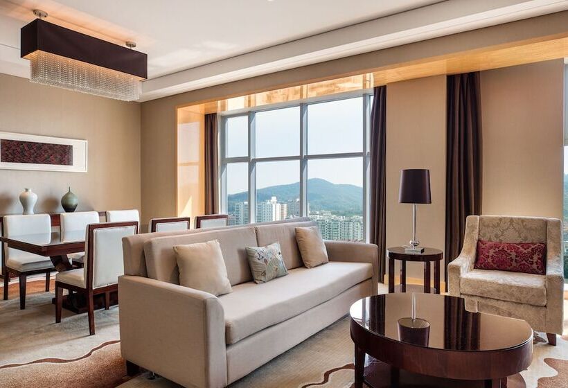 Люкс Клуб, Sheraton Zhenjiang