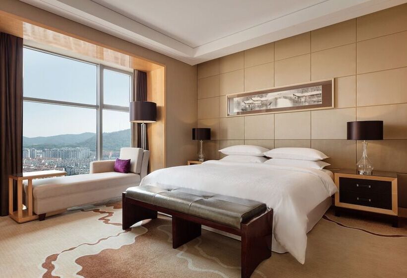 Люкс Клуб, Sheraton Zhenjiang