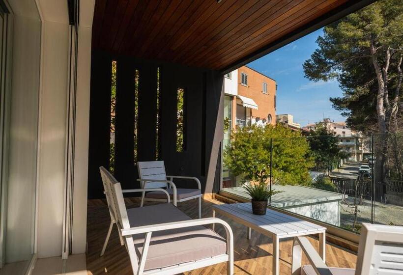 اتاق استاندارد با چشم‌انداز استخر, Luxury B&b La Riserva Dannunziana