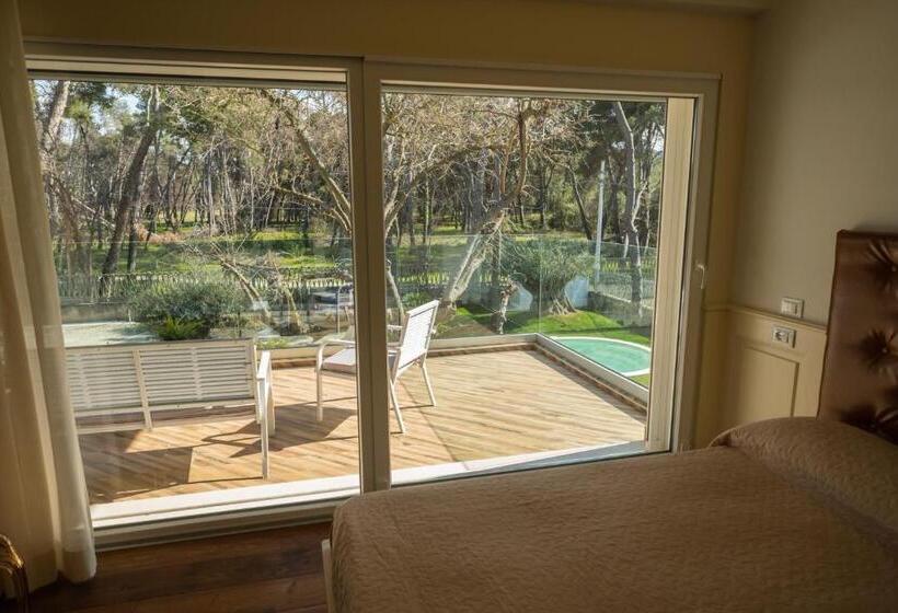 اتاق استاندارد با چشم‌انداز استخر, Luxury B&b La Riserva Dannunziana