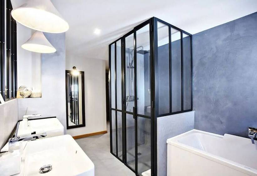 חדר דלוקס, Logis Hôtel Villa Du Taur