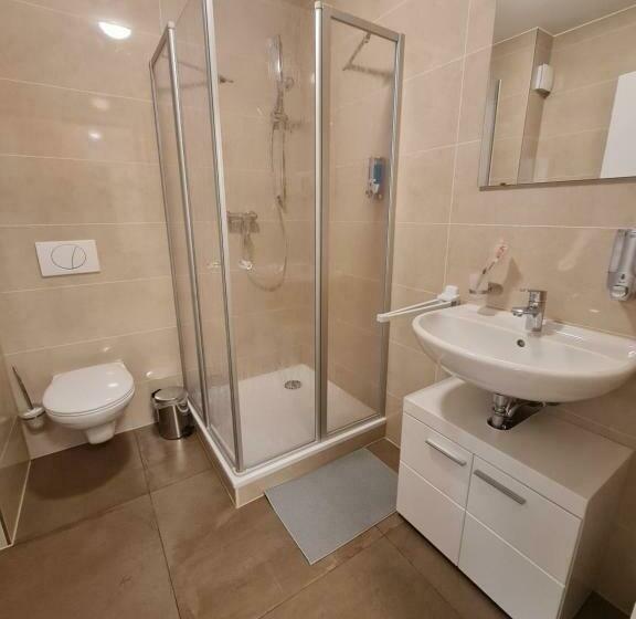 חדר סטנדרט, Check Inn Hotels   Offenbach