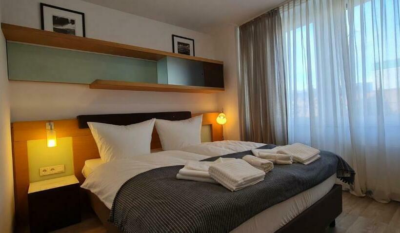 חדר סטנדרט, Check Inn Hotels   Offenbach