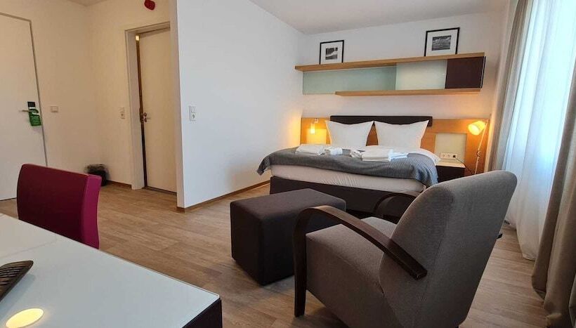 חדר דלוקס, Check Inn Hotels   Offenbach