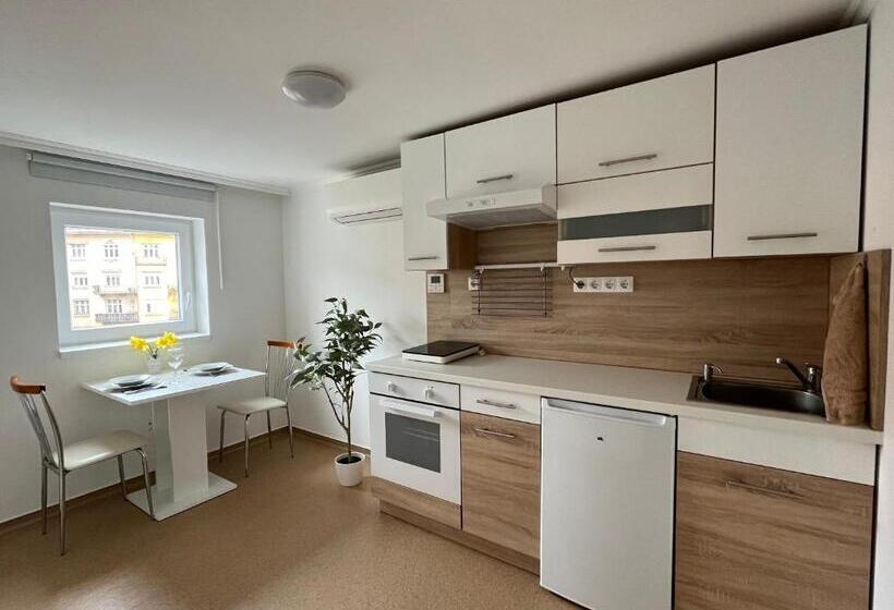 Escritório Estándar, Camille Apartmanhouse