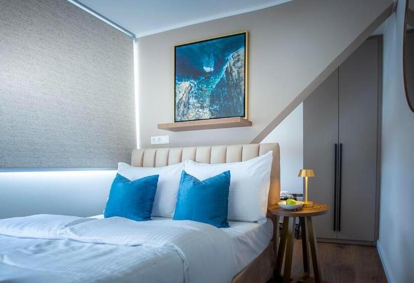 Номер Стандарт Индивидуальный, Delphi Hotel & Restaurant