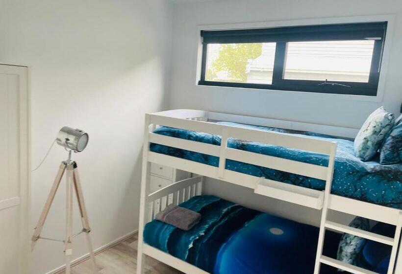 Вилла 2 Спальни, Farm Stay Maple Cottage At Wilindi Estate