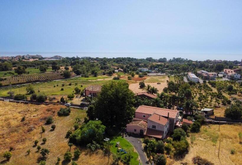 شقة غرفة واحدة, Villa Nadira