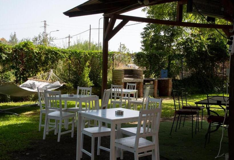 شقة غرفة واحدة, Villa Nadira
