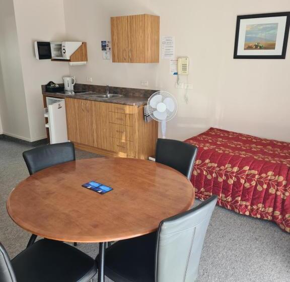 דירת חדר, Arran Motel