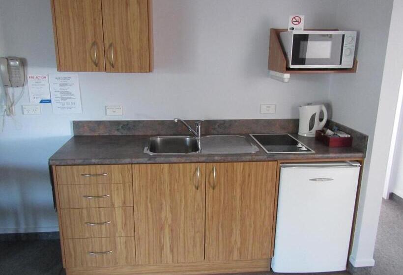 דירת שני חדרים, Arran Motel