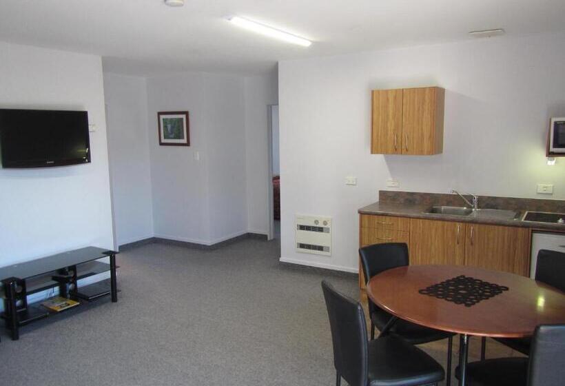 דירת שני חדרים, Arran Motel