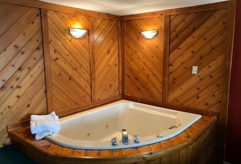 스탠다드 룸 킹사이즈 침대, Knights Inn Huntsville