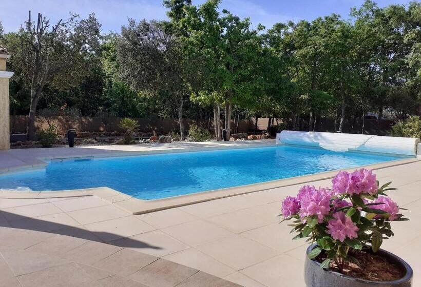 Номер Стандарт Вид на Бассейн, Chambres D Hãƒæ’ã‚â´tes Dans Authentique Mas Avec Piscine En Provence
