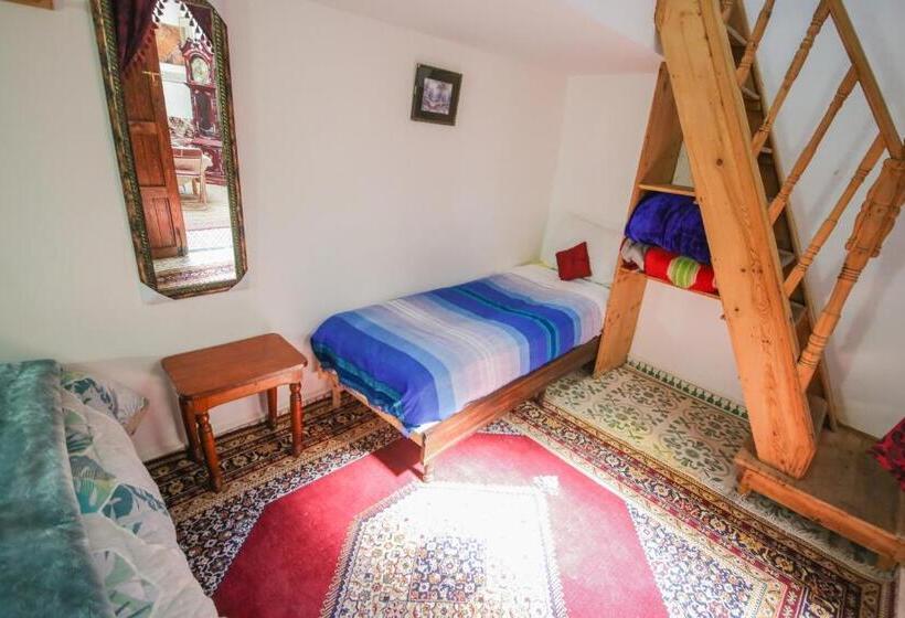 اتاق خانوادگی, Riad Fes Basma