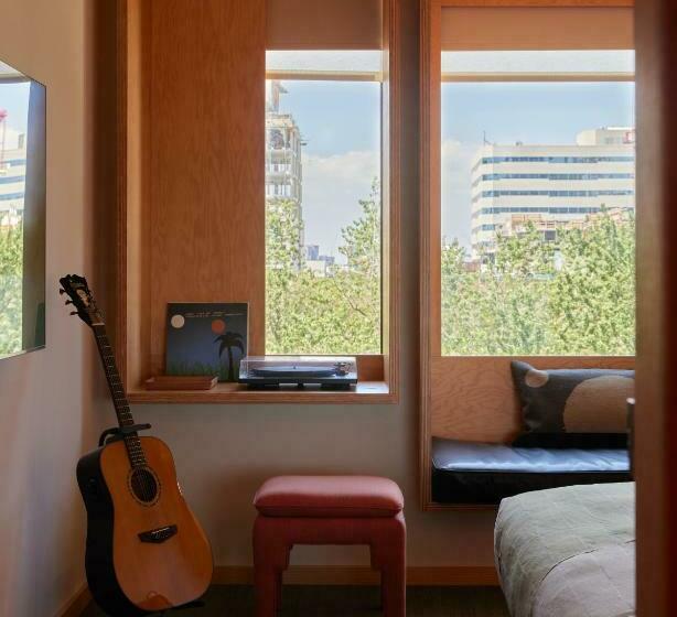 חדר סופריור עם מיטת קינג, Ace Hotel Toronto