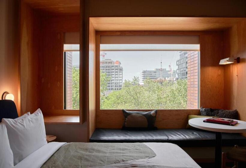חדר סטנדרט מותאם לאדם עם מוגבלויות, Ace Hotel Toronto