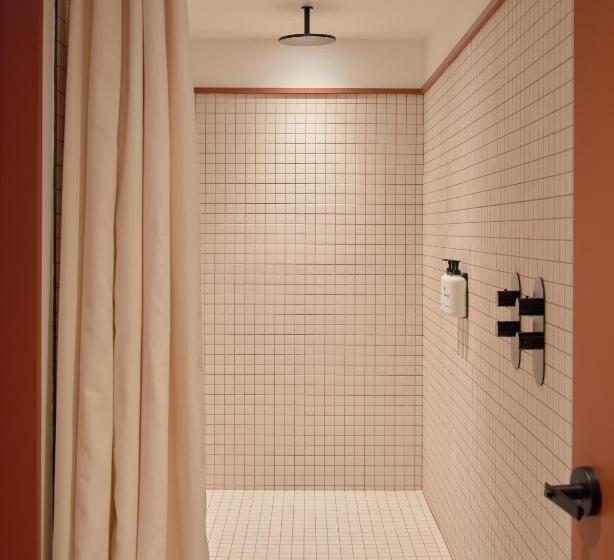 סוויטה, Ace Hotel Toronto