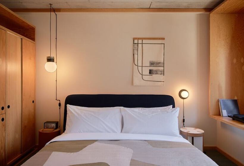 חדר סטנדרט מותאם לאדם עם מוגבלויות, Ace Hotel Toronto