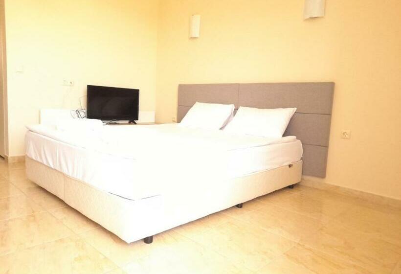 Студио Стандарт Вид на Бассейн, Sea Dreams Apartment