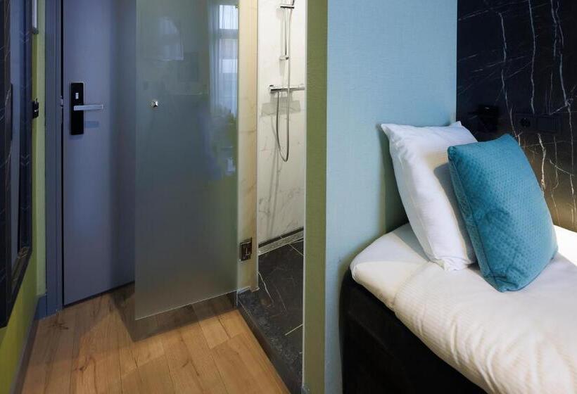 Quarto Estandar Individual Banheiro Compartilhado, Ciao Papa Hotel Amsterdam Central Station