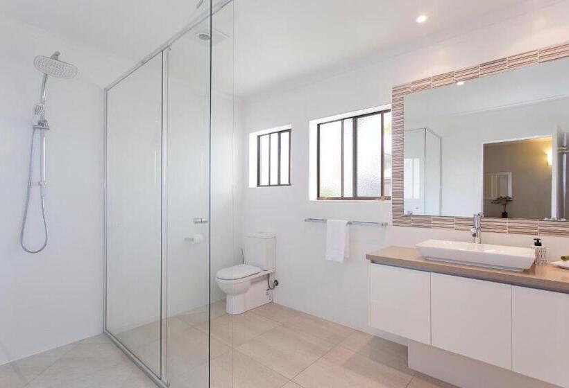 Апартаменты 2 Спальни, Offshore Noosa Resort