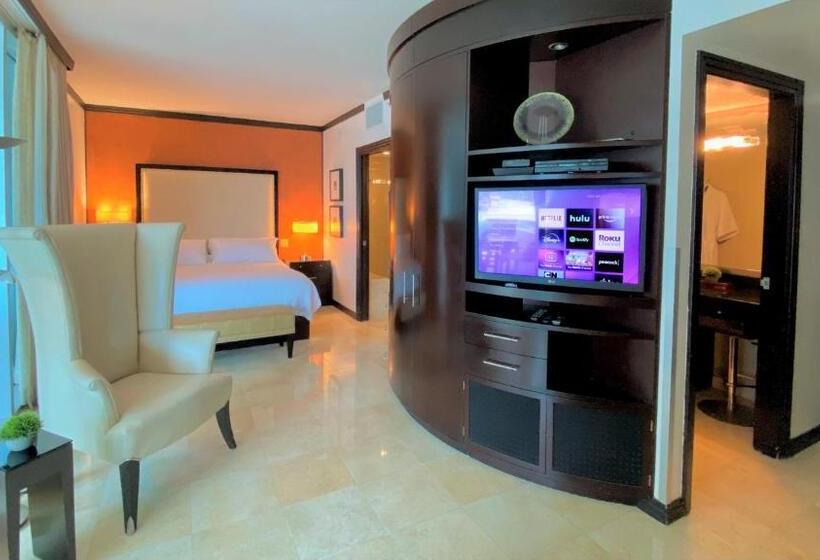 Люкс Кровать Кинг, Boutique Suites 3 Min Walk To Beach