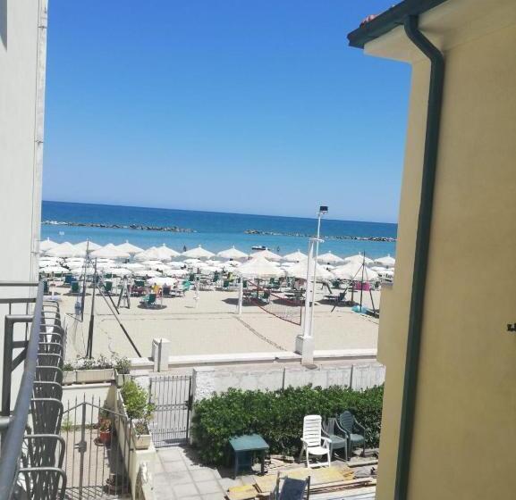 اتاق لوکس با چشم‌انداز دریا, Casa De Mar