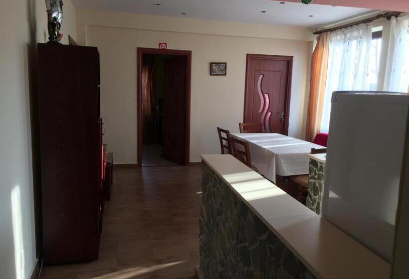 آپارتمان 3 خوابه, Villa Cristina