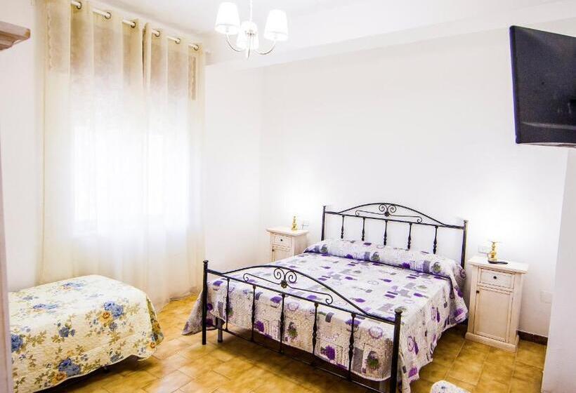 اتاق استاندارد سه نفره, La Via Del Mare