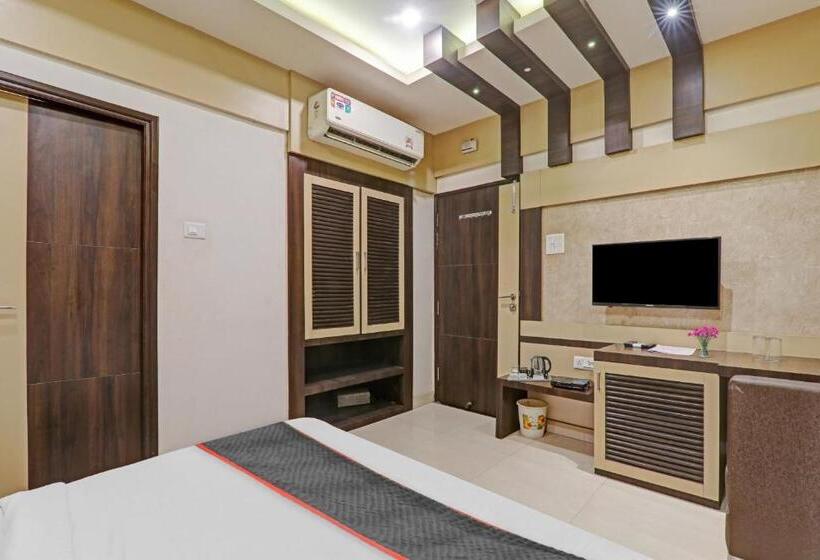 اتاق لوکس سه تخته, Townhouse 1182 Hotel Tirupati Galaxy