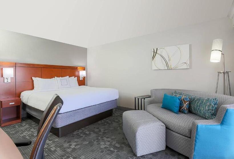 Номер Стандарт с Балконом, Courtyard By Marriott Monroe Airport