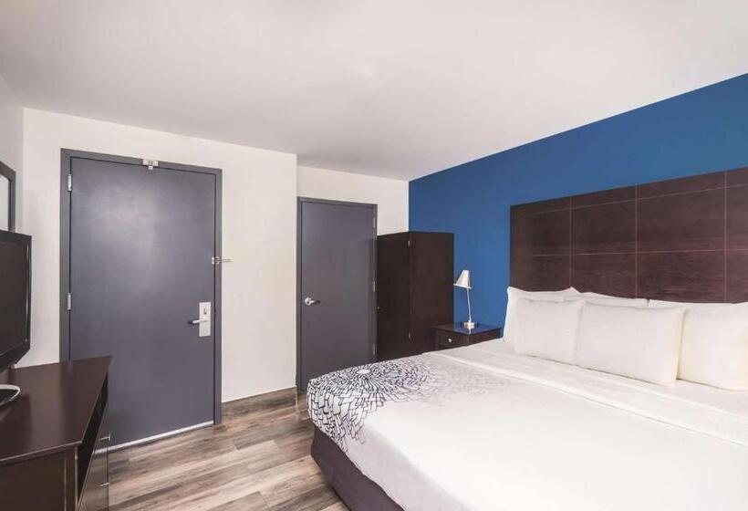 Номер Стандарт Кровать Кинг Адаптированный для Инвалидов, La Quinta By Wyndham Brooklyn Downtown