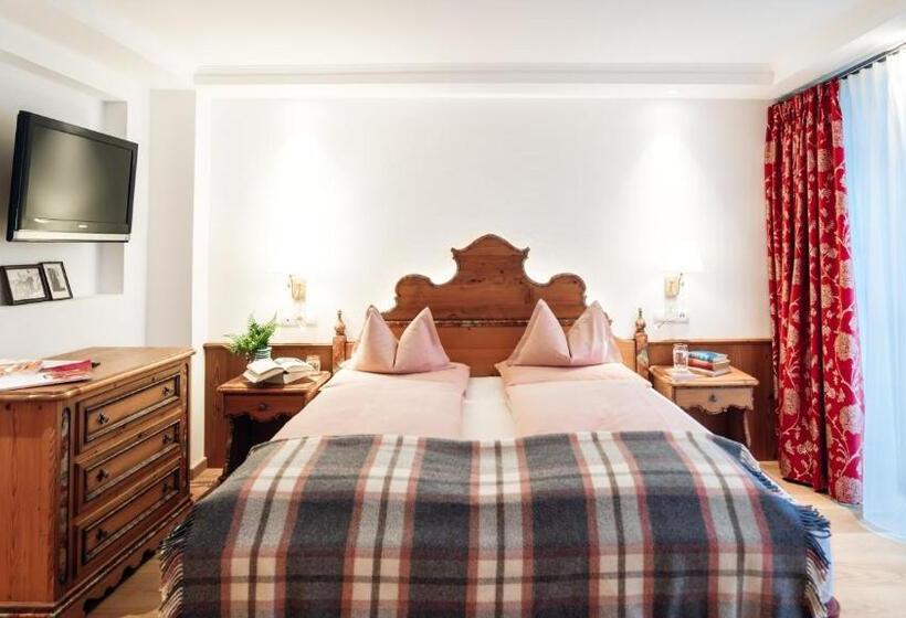 Номер Стандарт с Балконом, Lech & Residenz Chesa Rosa