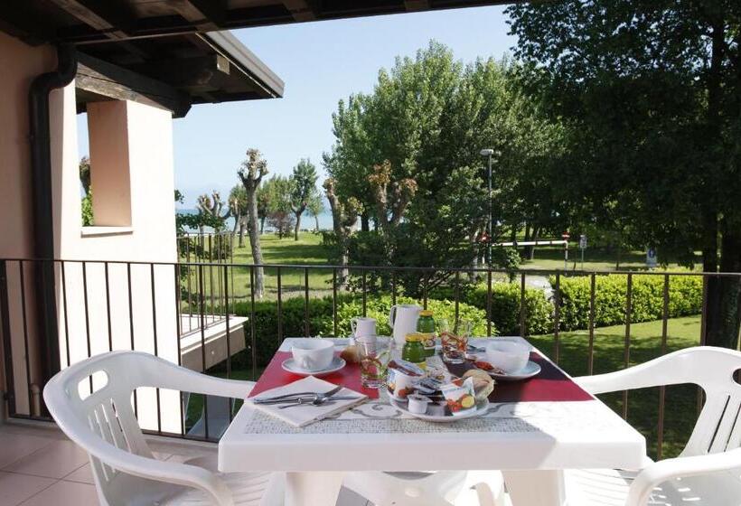1 Bedroom Apartment Lake View, Villaggio Turistico Lugana Marina