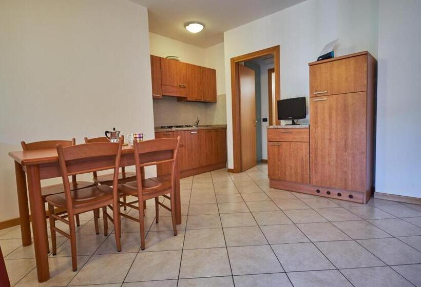 Apartamento 1 Dormitório, Villaggio Turistico Lugana Marina